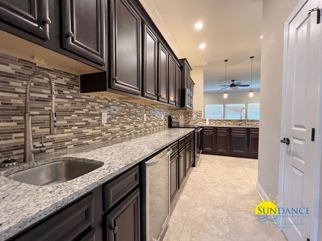 Photo - Gorgeous 4 Bedroom Home in FWB!