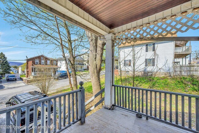 Photo - 1019 S Webster Ave