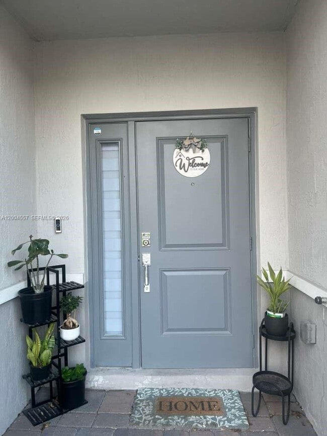 Building Photo - 1431 NE 3rd Ave