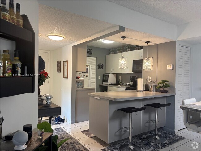 Building Photo - 20741 NE 4th Ct Unit 104 Rental