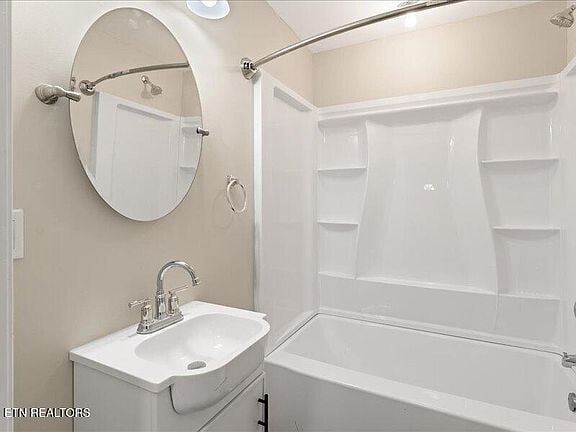 Photo - 2116 Mitchell St