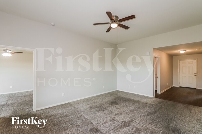Photo - 3004 Oak Ln