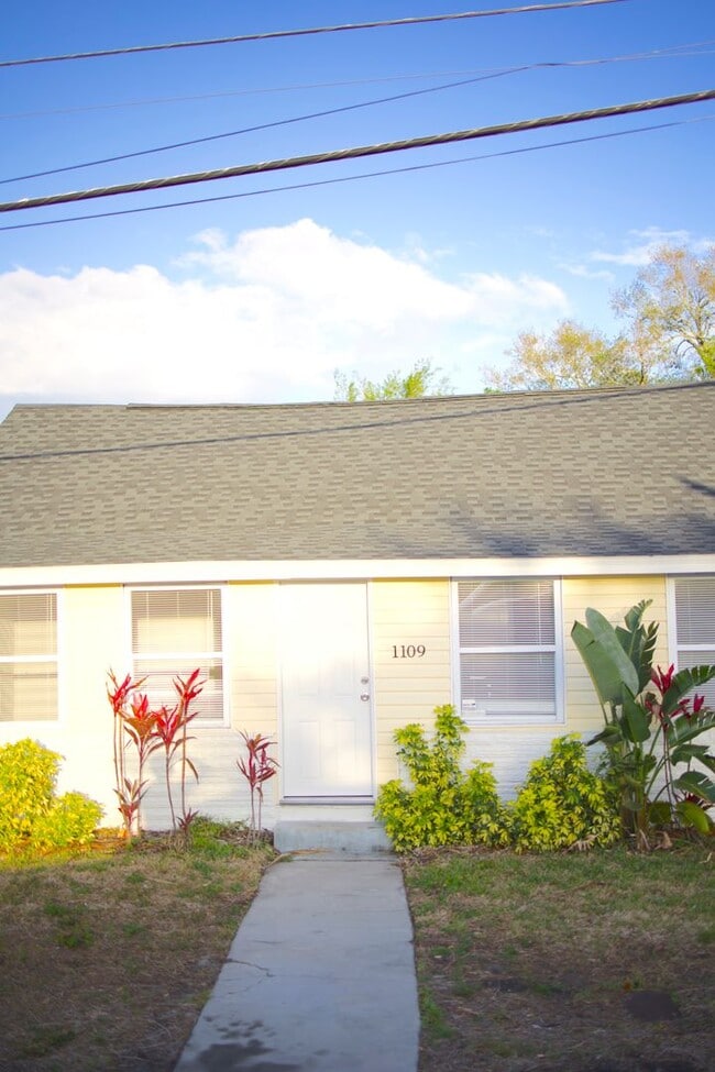 Photo - Spacious Clearwater Home with Modern Comforts with Private Backyard! 2bed | 1Bed