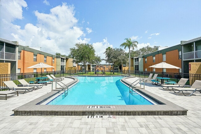 Building Photo - River Rock Apartments