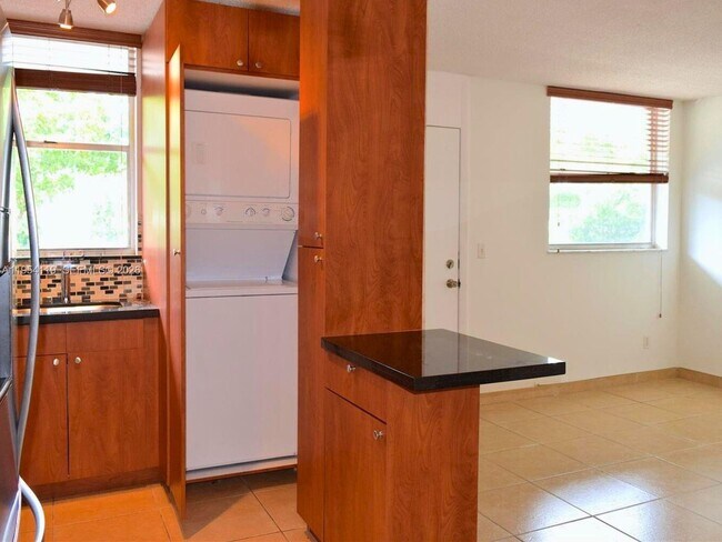 Photo - 1801 S Treasure Dr Unit 211