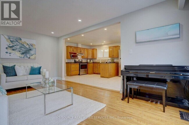 Photo - 1051 Willowdale Ave