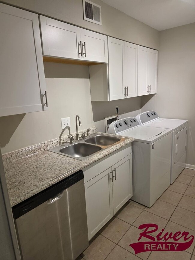 Photo - Charming 2-Bedroom Condo for Rent in Fount...