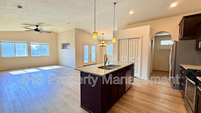Photo - 5709 Sidon Ln