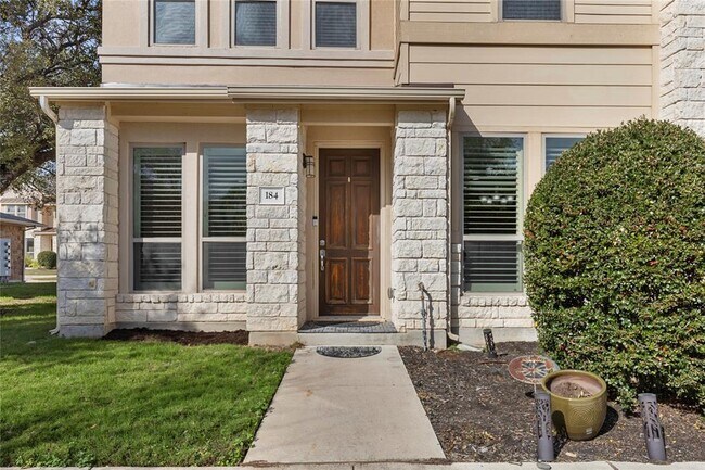 Building Photo - 13800 Lyndhurst St Unit 184