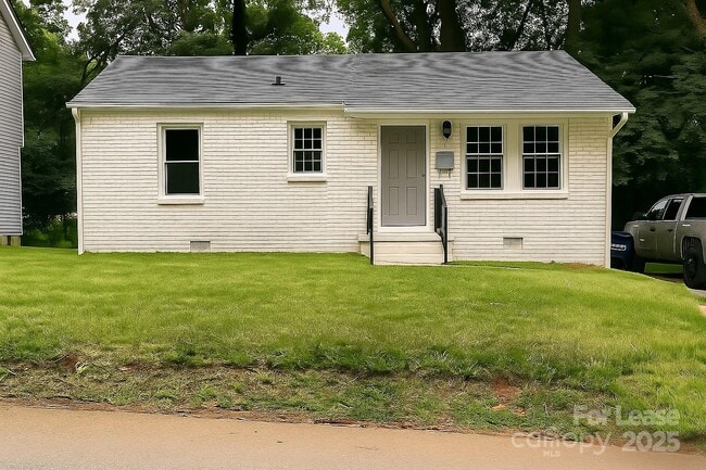 Building Photo - 1108 W Bank St Rental