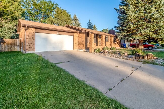Building Photo - All Brick Home on a Quite Street