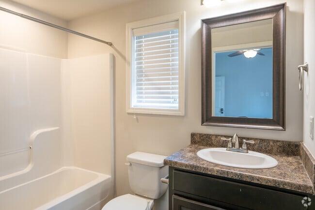 5BR, 5BA - 2,200SF - Bathroom