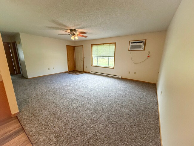 Photo - 345 Twin Oak Dr