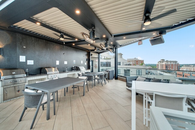 Rooftop Grill - 1021 N Garfield St Unit 527