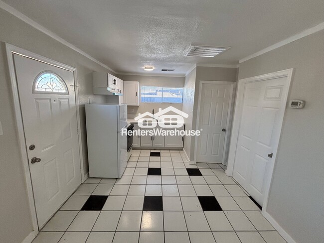 Building Photo - 2818 W Heatherbrae Dr