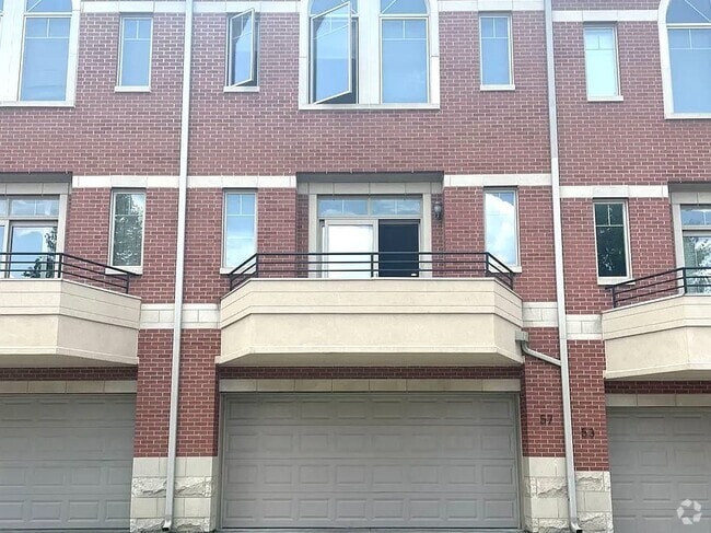 Building Photo - 57 Northfield Terrace Rental