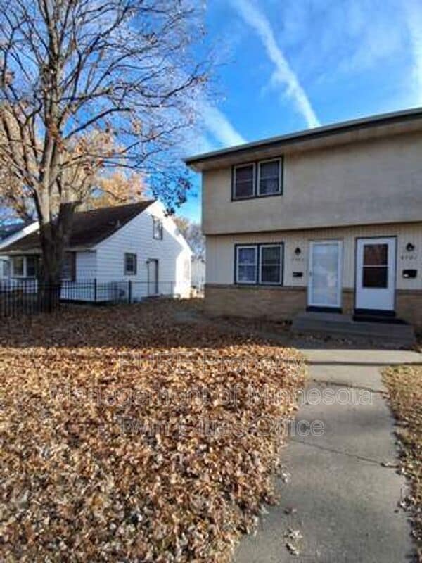 Photo - 4703 5th St NE