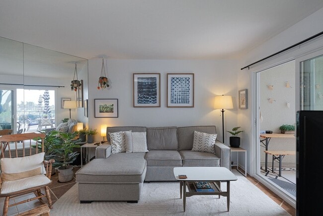 1 Bedroom + 1 Bathroom Condo | Channel Islands HOA | Oxnard | Monthly Furnished Rental