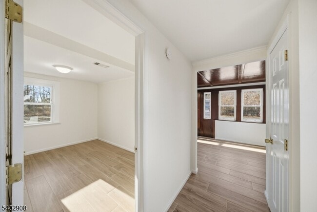 Photo - 75 Lakeview Terrace