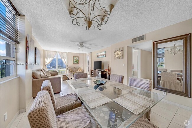 Building Photo - 1600 S Ocean Dr Rental