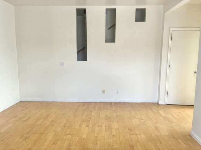 Building Photo - 517 E 500 S Rental
