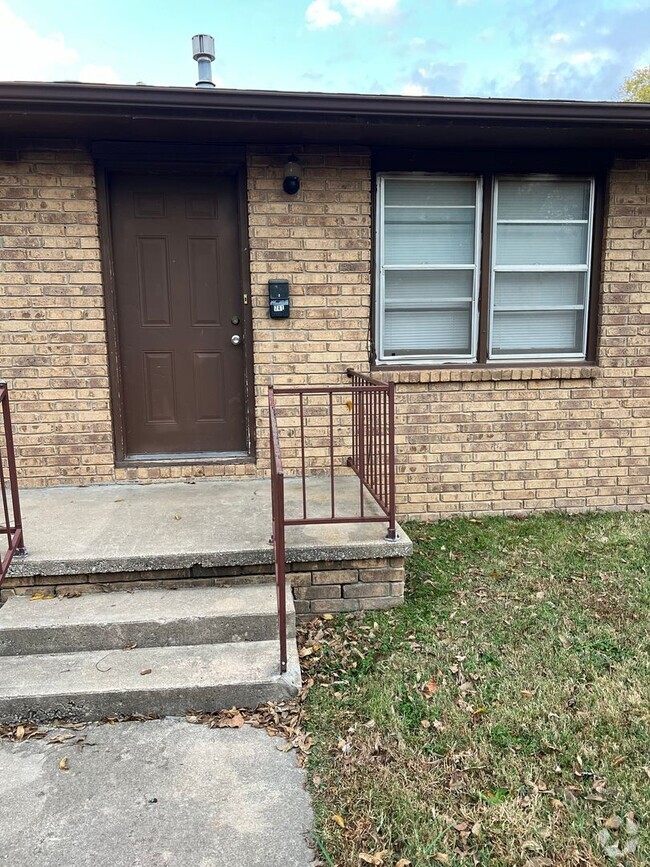 Building Photo - **Fall Move In Special**Updated 2 bedroom,... Rental