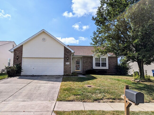 Building Photo - AVAILABLE NOW! 3 Bedroom Ranch with 2 Full... Rental