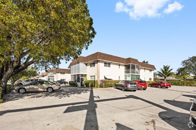 Building Photo - 10290 N Military Trl Unit 3b Rental