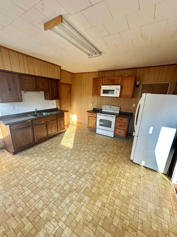 Photo - 230 Matson Ave