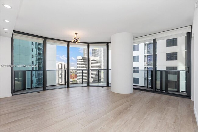 Photo - 55 SW 9th St