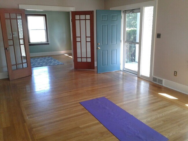 Photo - 2728 Cedarwood Ave