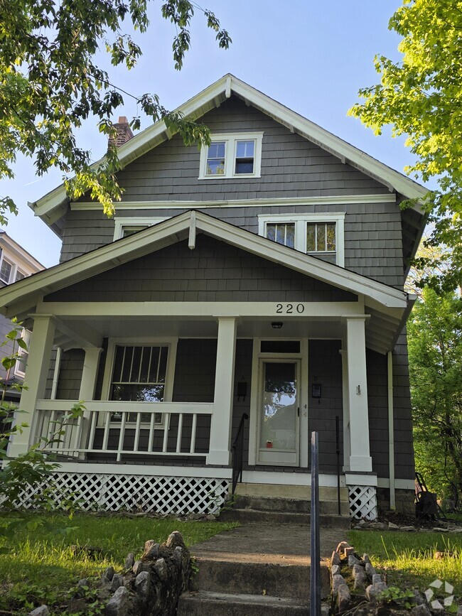 Building Photo - 220 E Oakland Ave Unit B Rental