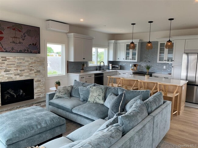 Photo - 7 Atlantic Ave