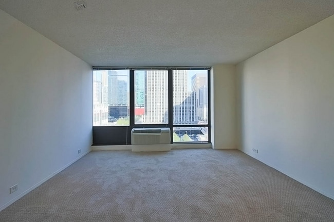 Photo - 236 E Wacker Dr Apartment
