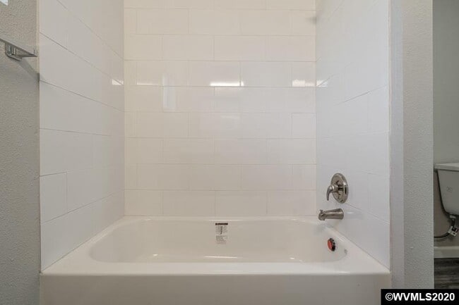Photo - 2486 Simpson St SE
