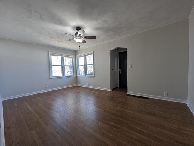 Photo - 130 13th Ave E