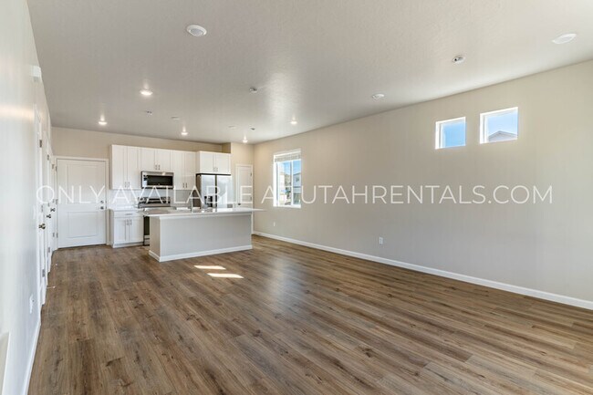 Photo - 100 Riverside Drive