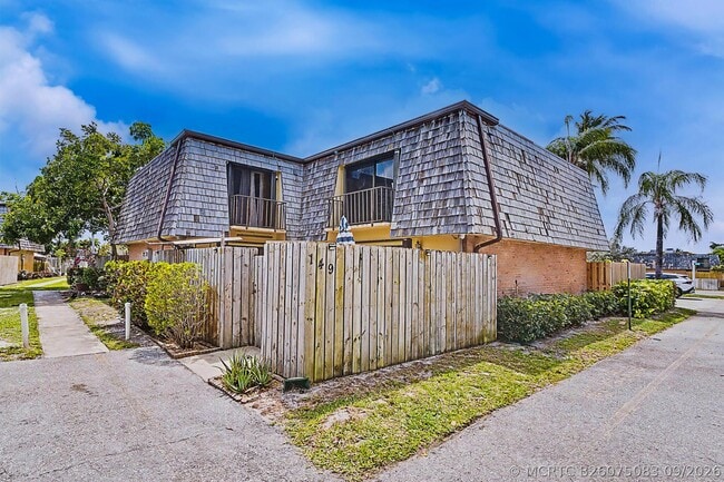 Building Photo - 149 Lake Arbor Dr