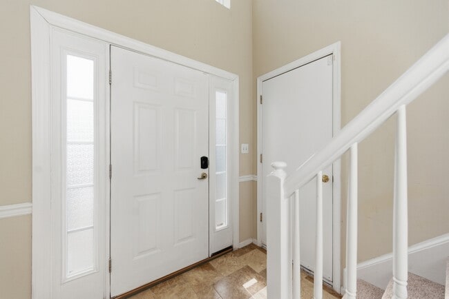 Photo - 5456 Summer Crescent