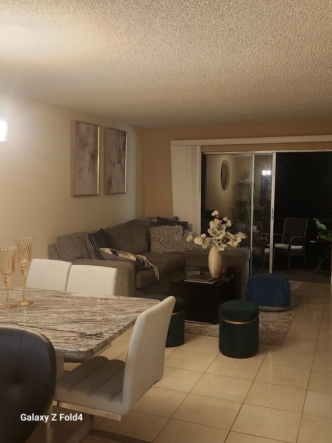 Building Photo - 7831 S Colony Cir Unit 202