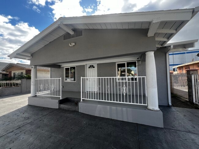 Photo - 2116 Zoe Ave Unidad 2116.5 Zoe Ave.