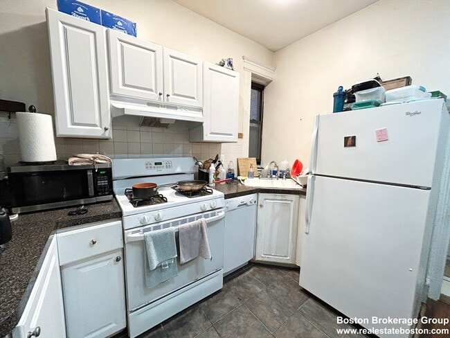 Building Photo - 39 Hemenway St Unit 11