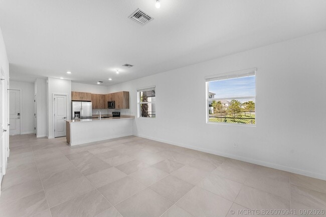 Photo - 157 Lakeside Lndg Ct
