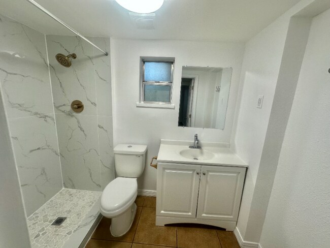 Photo - 236 E Lafayette St Unit 1