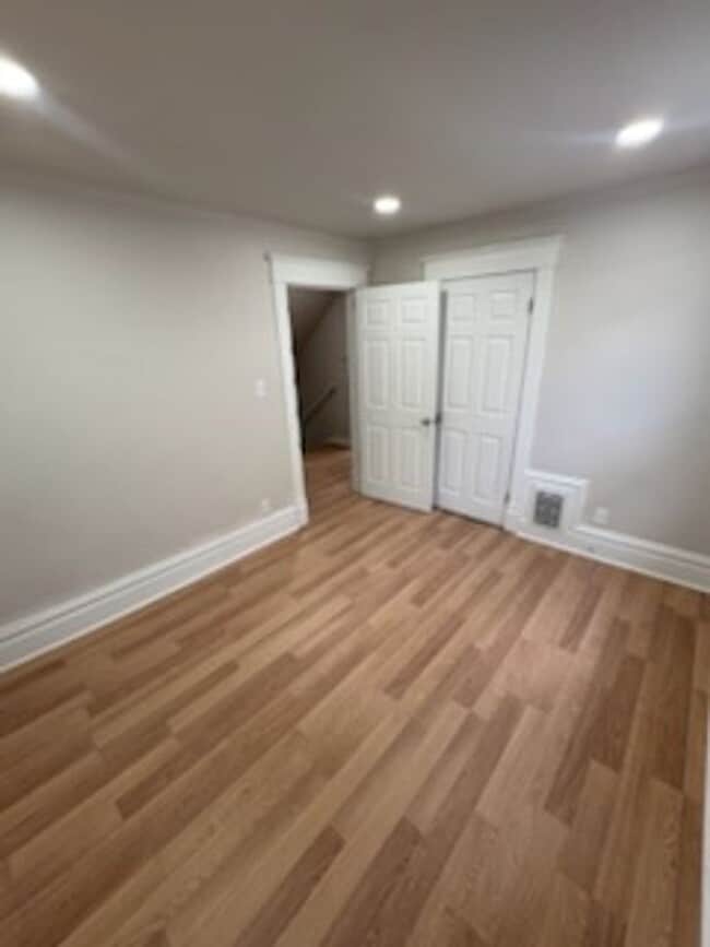 Photo - 1611 W Barker Ave Unit Upper