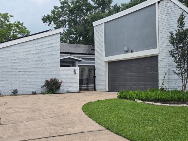 Building Photo - 13906 Ella Lee Ln