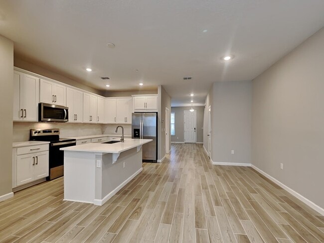 Photo - 637 Bayhawk St