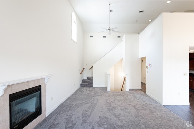 2BR, 2BA - 1,300SF