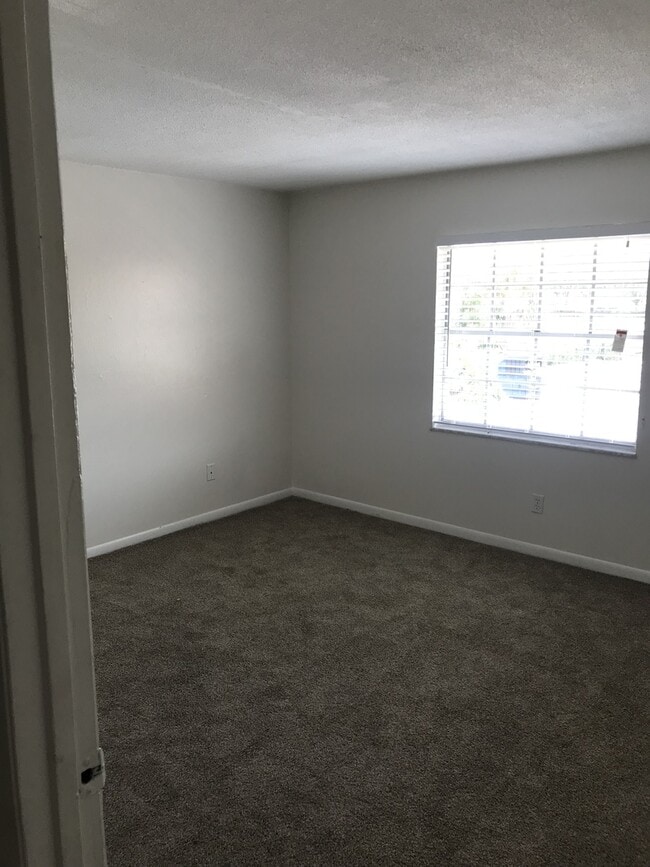 1667 W Oak Ridge Rd Unidad 1667 W Oak Ridge Road Apt D