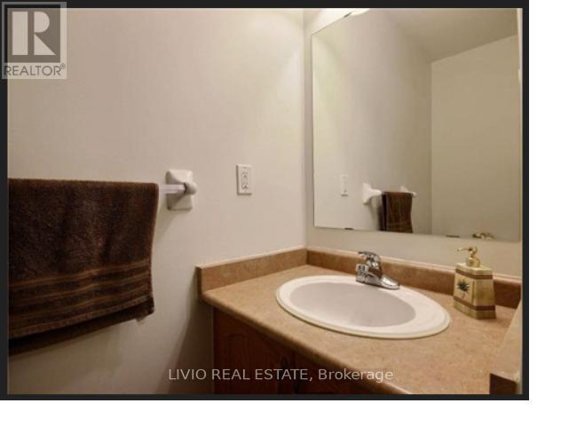 Photo - 55 Peachleaf Crescent